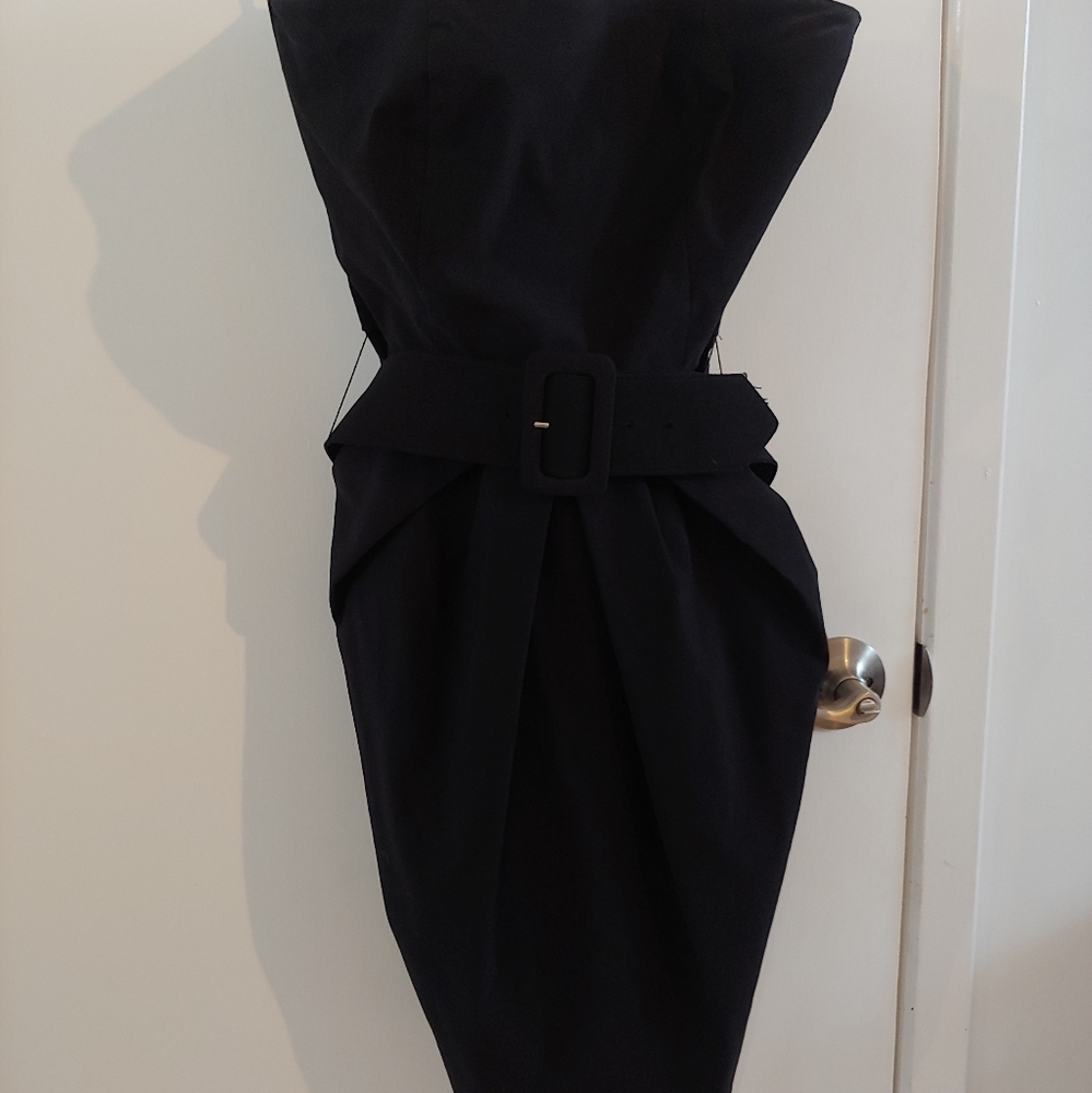 ❤️2/$15- Le Chateau strapless dress with belt and pockets. Gently used. Sz small